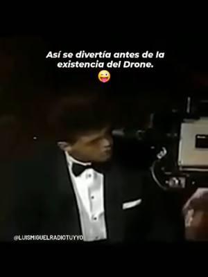 Así se divertía antes de la existencia del Drone 😜 #luismiguel #luismigueleandoando #modoluismi #luismilovers #luismiterapia #luismimania  #luismiguelfans #lm #luismi #elsoldemexico #luismigueltour2024 #luismiguelretro  #43añostrayectorialuismiguel #luismiguel43añosdetrayectoria #LM43añosdecarrera #luismiguel2025 #luismiguelentiktok #parati #tendencia #viral #fpy 