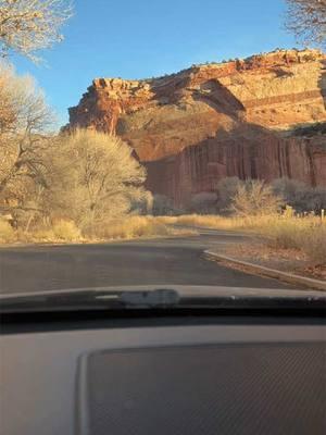 #capitolreef #roadtrip #spontaneous #noidea #mypov #myview #timelapse #justpost #drivewithme #letsgo #usatiktok #tiktokinamerica #americangoddess #americangoddess2025 @Cam-oh 💋