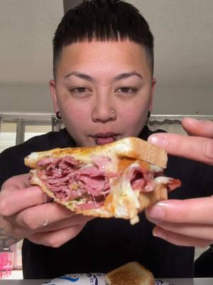 Now this is what you call a loaded sandwich🔥 #pastrami #cheese #sandwich #homemade #lunch #spicy #pickles #asmr #mukbang #monday #FoodLover #foodies #foodietiktok #fy #fypシ゚viral #fyp #hawaii #momswhocook 