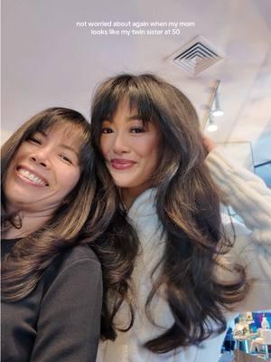 is she my twin or my mom  #notworriedaboutit #motherdaughter #motherdaughterduo #MomsofTikTok #momtok #asianmom #asianmomsbelike #asianparents #sistergoals 