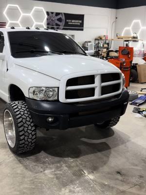 Quick change up 😬 #changeup #dodge #ram #tiswheels #furytires #furyoffroad #krownedkustomz #paintmatch