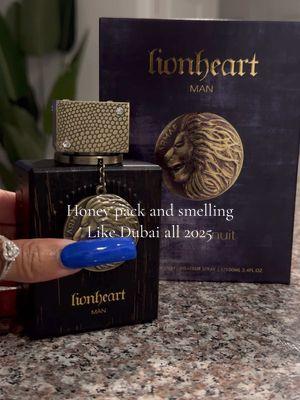 All you need is a honey pack and this scent right here 😌  #foryoupage #menfragrance #cologne #dubai #lionheart #armafclubdenuit #clubdenuit #frangrancereview 