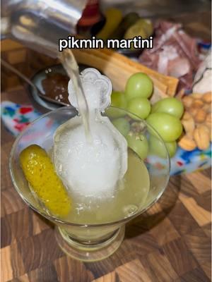 if you drink it fast enough it doesn’t count that there’s ice in it 🧊🧊🧊 #nintendo #pikmin #martini #ice #dirtymartini😍 