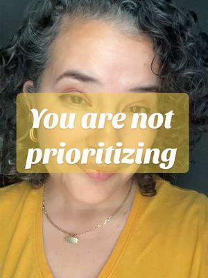 No one else will tell you this, so I will:  🚩You’re not prioritizing. (It’s ok, we are going to fix it!)  If your day is slipping away and foundational reading instruction is taking a back seat, it’s not because you’re lazy or disorganized. It’s because the system has taught you to focus on the wrong things. Let’s refocus: ✅ High-leverage activities that impact every student ✅ What transfers between languages so you can bridge smarter, not harder ✅ Tight, effective routines that save time and energy ✅ Keeping every student engaged with strategies that actually work If you’re feeling like you want to give up after seeing your mid year data, you’re not alone—but you don’t have to stay stuck. Pa'Lante Biliteracy Membership is here to give you the tools, strategies, and confidence to take back your time and focus on what really matters: teaching biliteracy effectively. Because your students deserve better—and so do you. Click ⬆️ to learn more.  #palantemember #bilingualteacher #biliteracy #biliteracyteacher #duallanguageteacher #duallanguage #duallanguageteacherproblems #maestrabilingüe #studentengagement #bilingualteacher 