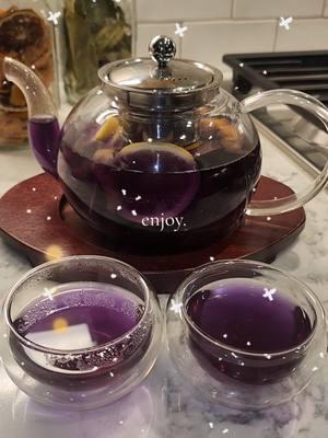 Replying to @mystic.librarian Ikr!!! They inspired me to pull out the Butterfly Pea Flower Tea... such a beautiful color once combined with lemon 🥰 #tea #RedNote #TiktokRefugee #whereisbrittany #butterflypeatea #teatok #teatime 