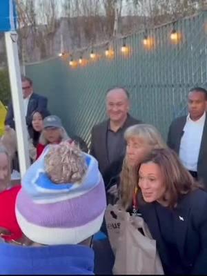 Kamala Harris handing out meals to families who have been impacted by the wildfires in LA.#fighting #freedom #foryoupage #harris2028 #leadership #unite #womenrights #kamala 