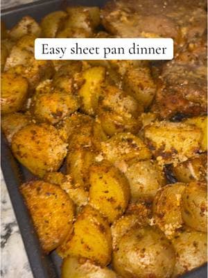 #sheetpandinner #sheetpan #sheetpanporkchops #porkchopdinner #easydinner #easysheetpan 