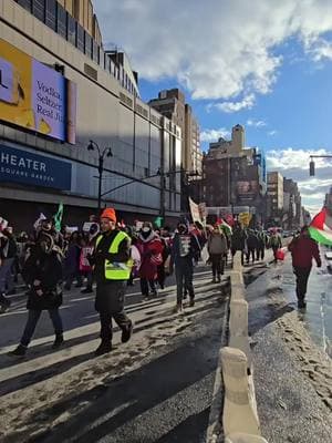 Manhattan today 🇵🇸🖤 Free Palestine till Palestine is free 🍉 Сегодня на Манхэттэне 💚  #newyork #nyc #newyorkcity #bigapple #centralpark  #usa #instagood #instareels #instadaily #instalike #instamood #переезд #США #путешествие #america #like #follow #лайк #ньюйорк #ньюйорксити  #reels #reelsinstagram #reelsviral #reelsvideo  #2025 #Palestine #freePalestine #palestinewillbefree #Палестина #palestinelivesmatter 