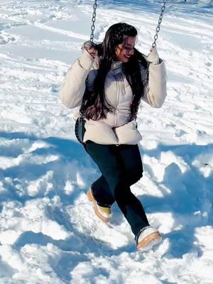 Barf ki chadar❄️❄️#veerzaara #song #fyp #2025 #hindisong #nipoon1618 #snowfalling🥶🌧 #snowfallsong 