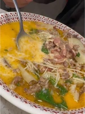 The best and easiest Zuppa Toscana you will ever have!! Con este frio uff lo mejor y super facial de hacer!! #zuppatoscana #potato #bacon #parmesan #kale #Foodie #Receta #Recipe #palmview956 #rgv #parati #956 #cocina #family #coldweather #zamarripafamily #zamarripasisters @Pablo Jr @𝒗𝒂𝒍𝒆𝒏𝒕𝒊𝒏𝒂 ♡ @Camelia & Khaleesi 