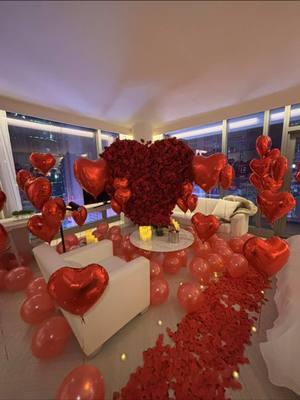 Everyday should feel like Valentine’s Day with your favorite person!  #romanticroomdecor #surpriseplanner #nyceventplanner #hotelroomdecorations #nycballoonartist #valentinesdaygift 