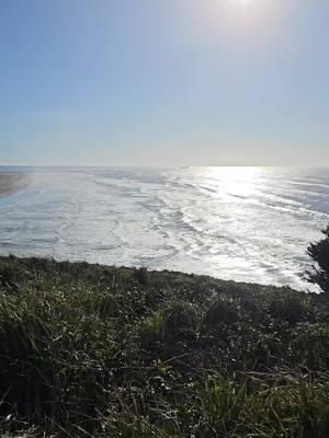 Only place in the world you can do this. #lewisandclark #pacificnorthwest #pacificocean #oregoncoast 