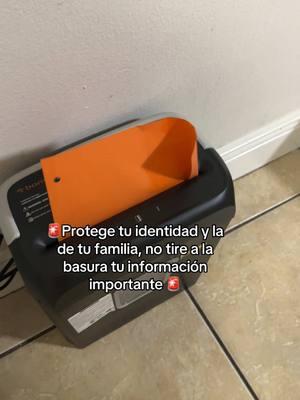 No sabía que la necesitaba hasta que me di cuenta de lo fácil que te pueden robar la idea en este país #papercut #papershredder #cut 