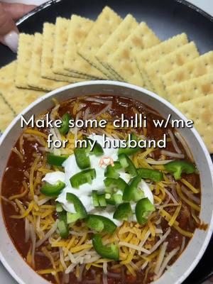 It’s freezing in Houston! Come make some chilli w/me for my husband 🫶🏻 #chilli #texaswinter #texaswinterstorm #winterstorm #dinner #DinnerIdeas #dinnerwithme #dinnertime  #homemade #cookingformyhusband #bluecollar #bluecollarboys #bluecollarbabe #bluecollarwife #sahw #fyp #fypシ #fypage #fypシ゚viral #sahm #MomsofTikTok #wivesoftiktok