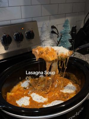 Lasagna Soup (Crockpot) who wants recipe ?   Macros:   575 cal | 31g protein | 35g fat | 44g carbs | serves 8  #lasagna #lasagnasoup #Recipe  #macrofriendly #weightloss #fatloss #caloriedeficit #Foodie #BlackTikTok #diet 