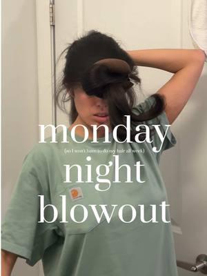 come back tomorrow for the results! (fingers crossed) #blowouthack #blowoutnightroutine #sleepingwithablowout #foamrollershair #foamrollers #blowoutstyles #mondaynight #gotosleepuglywakeuppretty 