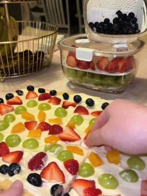 An all time favorite—FRUIT PIZZA 😋🍕🍓🍇  I have a 10% off discount code for y’all for these fresh storage containers, ( 35EX2P4K ) they’re linked in my bio in my Amazon storefront! ❤️  #luxear #freshcontainer #fruitstorage #container #mealprep #kitchenorganization 