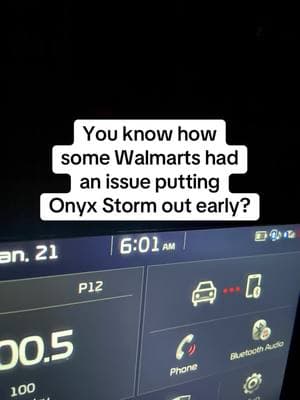 Happy release day 🥲 #onyxstorm #fourthwing #rebeccayarros #BookTok #releaseday 