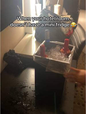 We love a resourceful DIY queen 👏🏼 #lasvegas #girlstrip #DIY #icebucket #onepersonstrashisanotherpersonstreasure 