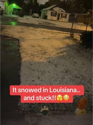 We not used to this weather yall!! It snowedddd #louisianasnowday #snowedinlouisiana #fyp #foryou #foryoupage 