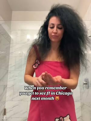 I’m sorry I can’t go out bc I’m washing my hair and it takes 3-4 hours bc I put on a show in between it all 😂😆  Excited to see @Justin Timberlake next month in Chicago! 👏🏽👏🏽👏🏽 #doesnteveryonedothis #curlyhairroutine #latinahair #boricua🇵🇷 #straighteningcurlyhair #latinacreator #justintimberlake 