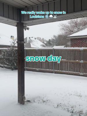 My kids woke up like it was Christmas morning. I’m excited to see the Louisiana snow content 😀 I know it’s going to be good. #louisianasnowday #Lafayettesnow #louisianacheck #snowday #snow 