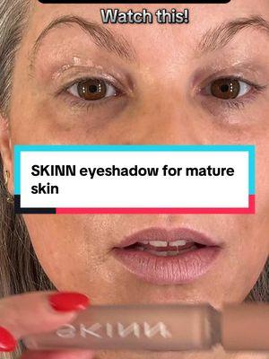 #skinn #makeuptips #hoodedeyes #matureskiakeup #tiktokshopping #reviews #maturemakeup #eyeshadowlook 