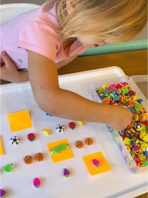 What's Missing?  🍬🍭🍬❓ Learning patterns is a foundational skill for so many core subjects - math, reading, and language for starters. Pattern activities also foster creativity and memory.  The post-its in this activity act as a great place holder for the missing object in the pattern! We used small erasers (because my daughter LOVES them), but you could use anything - counters, pom poms, crayons, fruit snacks, cereal...  #sprinkleinlearning #patternplay #patterns #preschool #preschoolathome #preschoolactivities #kidsactivities #kidsactivity #kidactivities #activitiesforchildren #preschoolteacher #preschoolideas #homeschool #homeschoolpreschool #postits #erasers #smallerasers #activityideas #activities #activity #learningthroughplay #learnthroughplay #handsonlearning #handsonplay #handsonpreschool #indoorplay #rainydayplay #rainydayactivity 