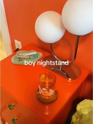 can you telll orange is my fav color? haha #nightstandmakeover #nightstandstyling #maximalistdecor 