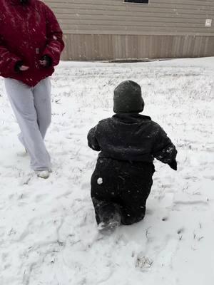 ITS SNOWING!!!!!!!!!!!!!! #snow #snowday #turkey #socool #iloveyou #turkey #excited 