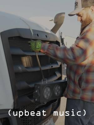 Properly setting up lights for towing a truck from the back!#BuiltTough #Peterbilt #TruckinLife #WorkInProgress #BigRig #ScaniaOnTheMove #RoadTripComingSoon #EndOfMonthAdventure #BigTripsAhead