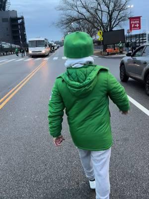 Doing my #gilliedakid dance before the Eagles vs Rams Divisional game. What an amazing day…SEE YOU IN THE NFC CHAMPIONSHIP! #flyeaglesfly #eagles #philadelphiaeagles #gobirds #gillie #gilliedaking #philly #philadelphia 