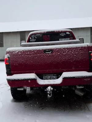 I think it slides good. Thank you @Maci Norris for the videos I love you. #Ram #secondgencummins #24valvecummins #secondgen #turbo #rollingcoal #lookinggood #turbonoises #ford #snow #chevy #snowytrucks #dirtytruck #fyp #fypシ゚ #diesel #girlfriend #perfect 