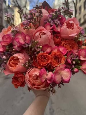 Garden roses: $9.99 / spray roses: $5.99 / dianthus: $4.99 / wax flowers: $4.99 #happyarranging #traderjoesflowers #diybouquet #valentinesflowers 