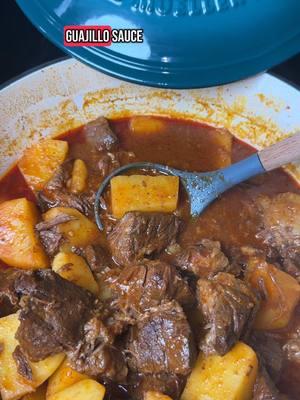 Finger Lickin Meat & Pototes In My Emerald Dutch Oven Pot✨💚👩🏻‍🍳 #DutchOven #Mueller #DutchOvenCooking #Dinner #CarneConPapas #CarneConChile #meatandpotatoes #CookWithMe #Homecooking #dutchovenrecipes #dinnerwithme #dinnertime #dinnerrecipes #recetastiktok #recetasmexicanas #Cena #cenamexicana 