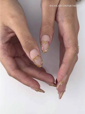 Another Valentine’s Day nail art inspiration for you 💝 This one is so delicate 🥹 For this look, I used @N A I L S P I R A C Y products 💫 • Essential Builder Gel BLISS • Matte Top CASHMERE • 3D Chrome Gel • Chrome Powder MIRAGE GOLD # 3 • Top GLAZE #nailartdepartment #nailspiracy #nailart #russianmanicure #gelmanicure #structuredmanicure #gelart #vdaynails #heartnails #nailinspo