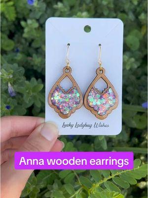 Anna wooden earrings!! 💖 . . . #earrings #earringstyle #earringshop #earringsoftheday #resinearringsmaking #earringsofinstagram #earringslover #earringsaddict #earringshandmade #handmade #handmadejewelry #handmadewithlove #resinart #resinearrings🌷 #resinjewellerymaking #luckyladybugwishes #resinjewelry #resin #resinearrings #luckyladybugwishes #woodenearrings #woodenjewelry #lasercutter