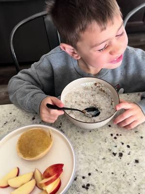 Filling their bellies with nutritious foods & teaching them how to fuel their bodies 🫶🏼  Breakfast line up:  -🥣Greek yogurt with kefir soaked chia seeds, honey, hemp seeds & granola  -🥯homemade sourdough bagel with butter and a little honey  -🍎apples   #breakfast #sourdoughbagels #greekyogurt #kefir #chiaseeds #hempseeds #honey #apples #guthealth #fuelyourbody #sillyface 