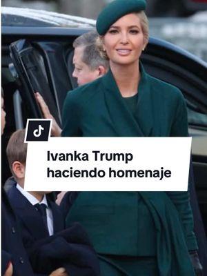 Ivanka Trump llega con su familia de verde oscuro! Con un “BERET HAT” o algo que pudiera ser similar a eso! “Óscar de la Renta” dijo que ella quería hacer un homenaje a los veteranos con los colores que escogió este fin de semana!    #jomarigoyso #melaniatrump #looks #trump #fashion #women #viralvideo #IvankaTrump