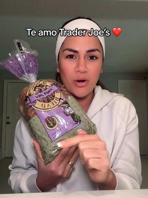 Te amo @Trader Joe's #traderjoes #bocaraton #traderjoesbread #choquecultural #greenscreen 