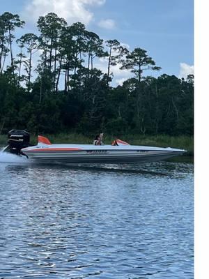 enough of this cold weather , i’m ready to be titty deep at the sandbar #allisonboats #mercuryracing #merc280 #mercurydrag #xb2002 #fyp 