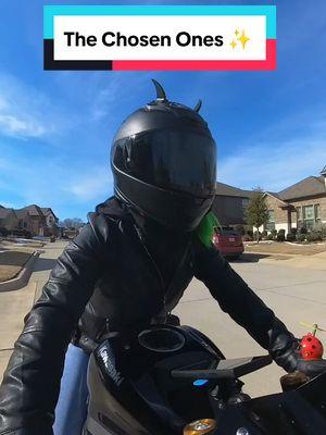 The Chosen Ones ✨️  #bikelife #mckinneytx #texas #clutchriderz #clutchriderzgroup #dfwbikerbaddies #zx4rr #biker #bikergirl #bikerchick #motorcycle #motochick #twowheels #twowheeltherapy #dallas #shoei #kawasaki #girls #perfect #god #idontmaketherules 