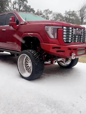 Getting a little snow today #nieve #snow #denali #denaligang #gmc #chevy #silverado #obs #dually #shortyscustoms #texas #fyp #explore #NL #12/21/25