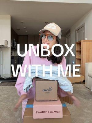 unbox pr with me from @Saie @Kiehl's Since 1851 @Summer Fridays @Fabletics @Recess more info in my ⛓️‍💥💌 #unboxing #unboxwithme #pr #prhaul #branddealtips #brandpr #unboxingvideo 