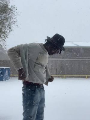 I TOLD HER IM NOT READY! 🗣️😂#trellytrellproductions #snowfall #louisiana #fyp #foryourpage gave the wrong state some snow 🤣#foryoupage #houma #keithsweat 