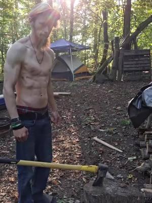 Can't help but to look at you #cgoody187 #Outdoors #woodchopping #letterkenny #shorsey #lumberjack 