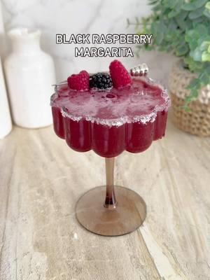 BLACK RASPBERRY MARGARITA Recipe linked in bio!  #margaritatime #margaritarecipes #fruitydrinks #allrecipes #cocktails #cocktailrecipe 