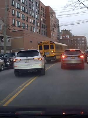 Double Parker blocks lane #dashcam #doubleparker #4x4 #blockingtraffic #thebronx #newyork #citydriving #city 