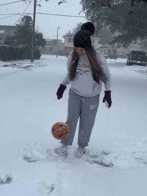 Vámonos pues♥️ ⚽️❄️ #Soccer #soccerlife #soccergirl #paratii #fypage #fypppppppppppppp #paravos #ilovesoccer 