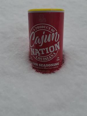 Geaux play in the sneaux in Cajun Nation, Louisiana along the Cajun Coast  ❗️ ❄️ #CajunNation #CajunCoast #GeauxGetTheRedCan #Sneaux #Acadiana #LafayetteLouisiana #LetItSneaux  #TheRedCan #TheRedCanMan #Snow 